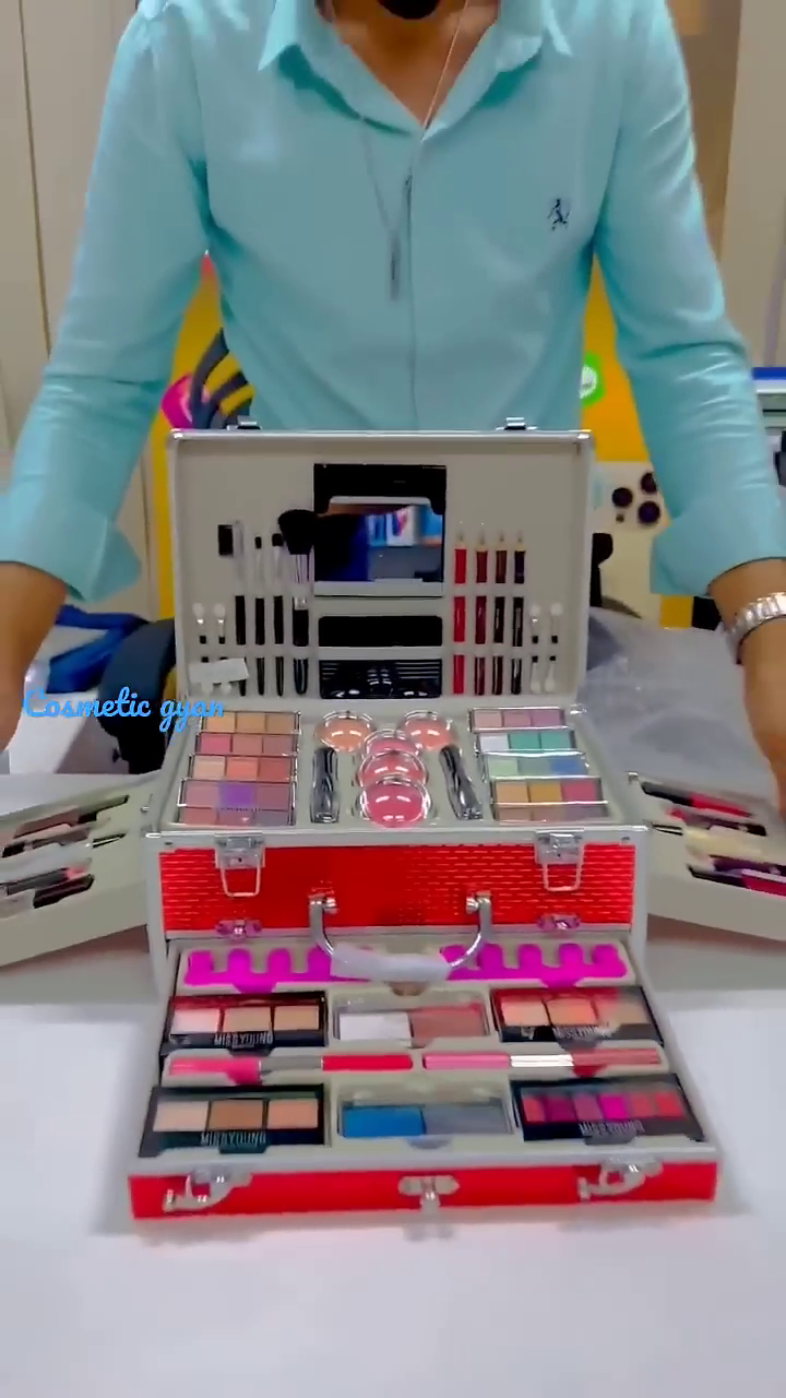 All-in-One Makeup Kit with Eyeshadows, Lipsticks, Blushes, Brushes, and Accessories in a Portable Travel Case – Perfect for Every Beauty Enthusiast