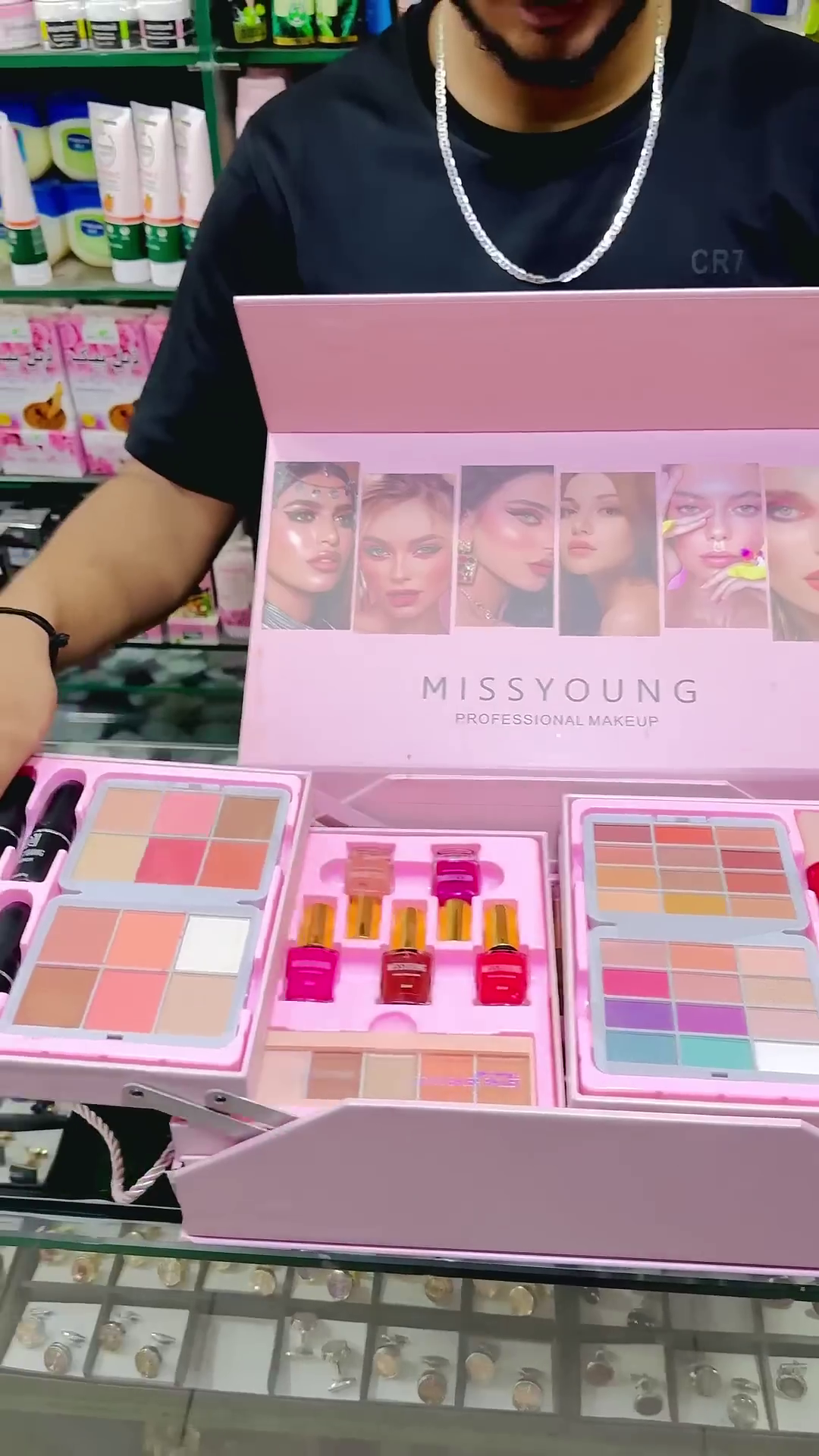 Complete Professional Makeup Kit – All-in-One Set with Lipsticks, Eyeshadows, Foundation, and More in a Stylish Pink Case