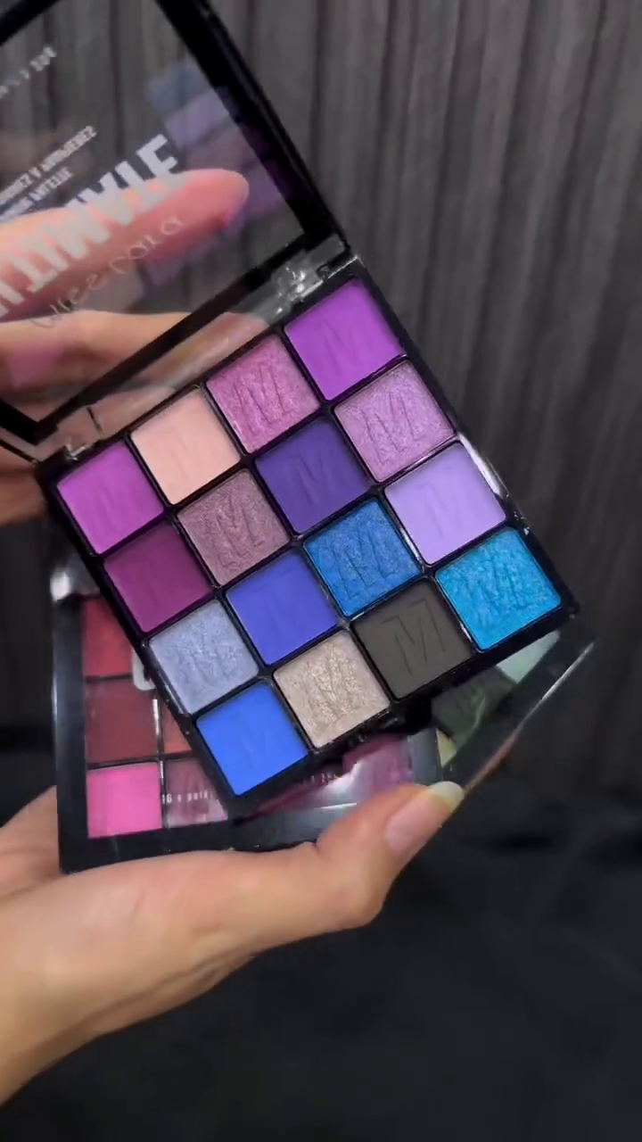Miss Lara Ultimate Eyeshadow Palette with 16 Highly Pigmented Shades in Matte, Shimmer and Metallic Finishes, Long Lasting Blendable Eye Makeup Kit for Professional and Daily Use