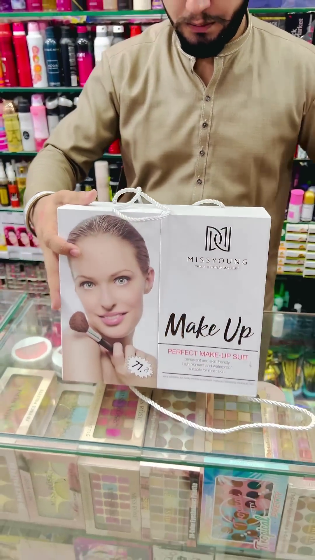 Complete Makeup Kit with Multiple Palettes - Includes Eyeshadows, Lipsticks, Blushes, Highlighters, Eyeliners, and Brushes in a Stylish and Portable Case for All Your Beauty Needs