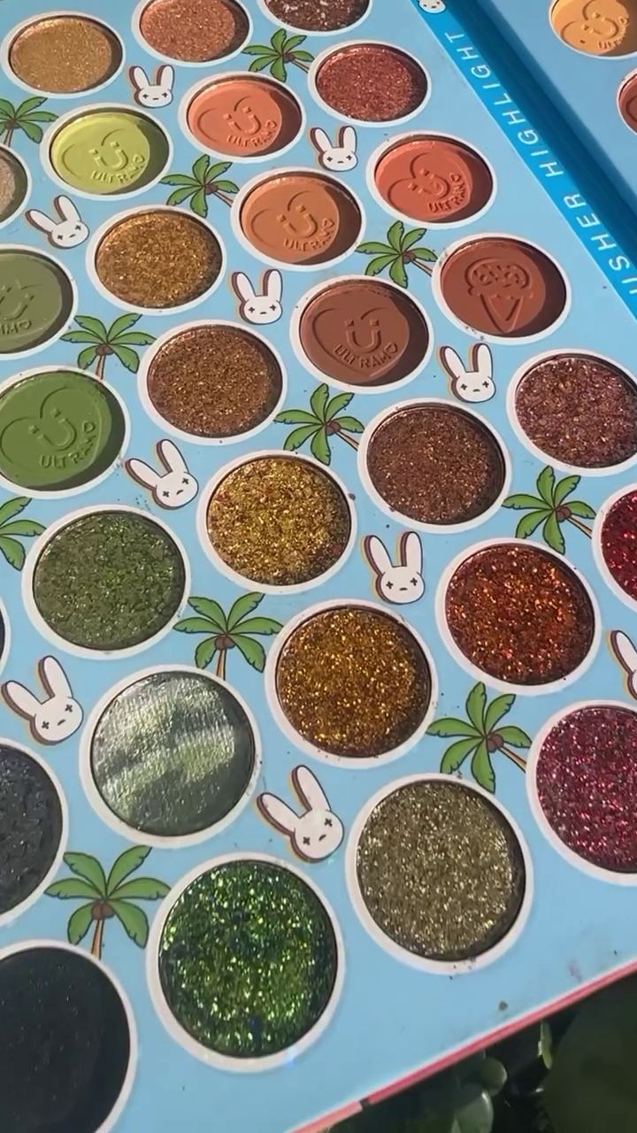 Colorful Bunny Theme Eyeshadow Palette – Matte & Glitter Mix