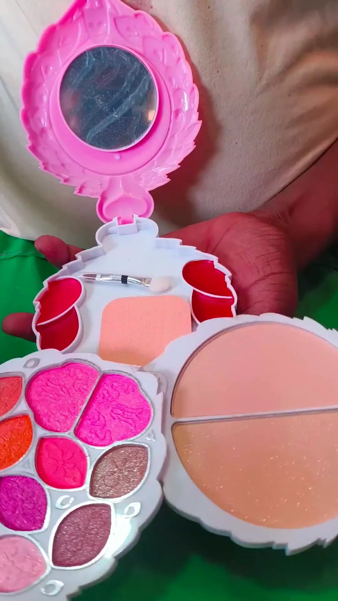 Compact Makeup Kit with Eyeshadow, Blush, Highlighter, and Mirror – Perfect for On-the-Go Touch Ups and Daily Glam