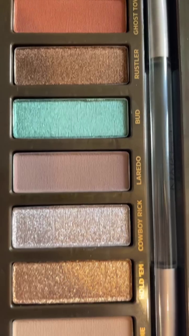 Vibrant Pink and Purple Eyeshadow Palette with 35 Shades in Matte, Shimmer, and Metallic Finishes for Bold and Colorful Eye Looks
