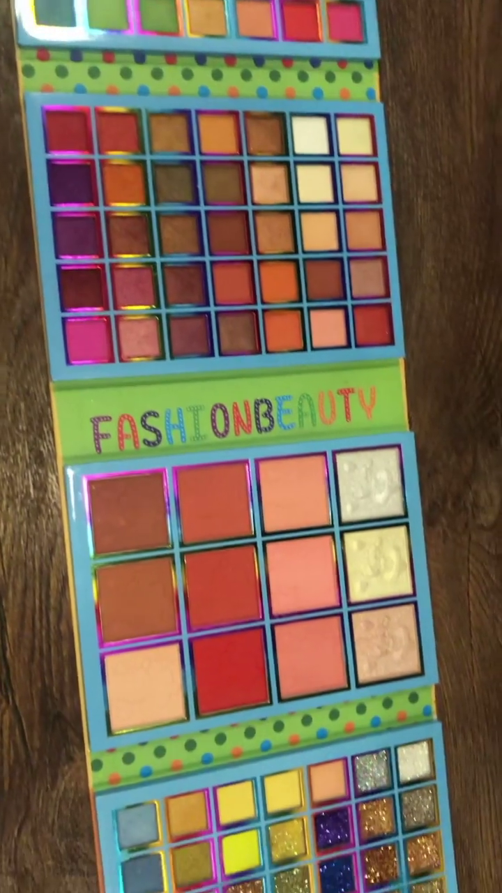 Fashion & Beauty 72-Color Eyeshadow, Blush, and Highlighter Palette – Vibrant Shades in Matte, Shimmer, and Glitter for All Your Makeup Looks