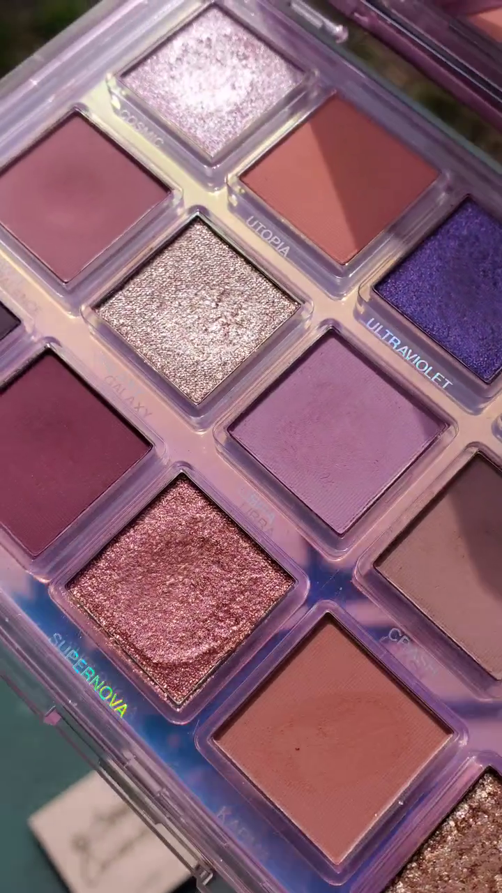 Multi-Finish Eyeshadow Palette Featuring a Vibrant Mix of Matte, Metallic, Shimmer, and Glitter Shades in Bold Jewel Tones, Soft Pastels, and Versatile Neutrals for Creative and Glamorous Eye Looks