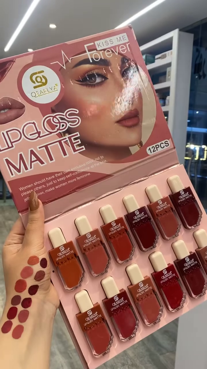 12-Piece Lip Gloss Matte Set Featuring Stunning Shades from Nude to Bold Reds – Perfect for Long-Lasting, Smooth Finish with Rich Pigmentation