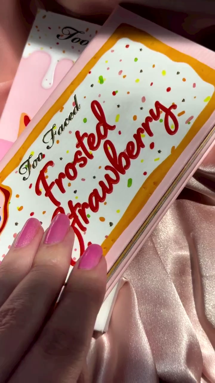 ColourPop x Pop-Tarts Frosted Strawberry Eyeshadow Palette – 9 Sweet Pink & Neutral Shades with Matte, Shimmer & Metallic Finishes