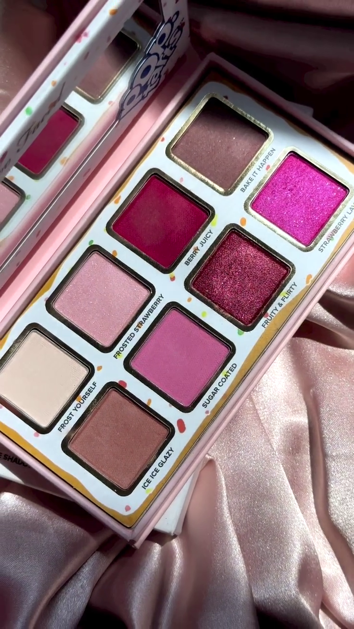 ColourPop x Pop-Tarts Frosted Strawberry Eyeshadow Palette – 9 Sweet Pink & Neutral Shades with Matte, Shimmer & Metallic Finishes