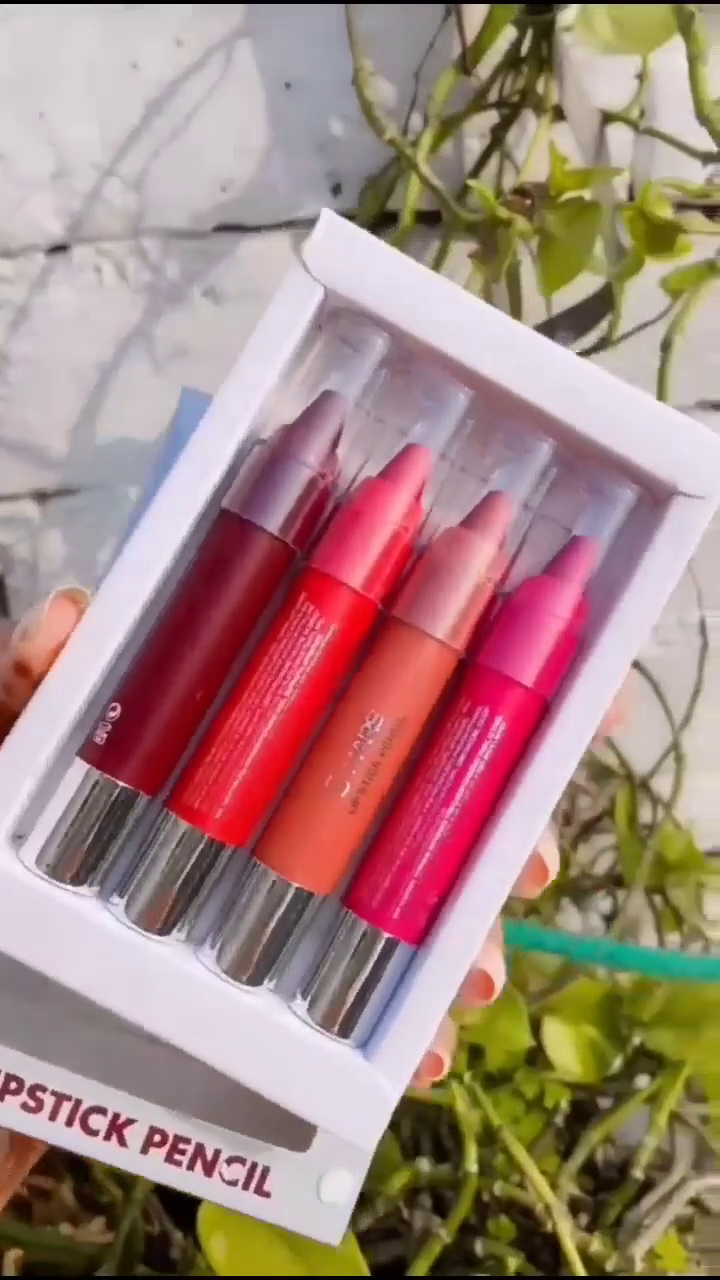 Set of 4 Lipstick Pencils in Gorgeous Shades – Smooth Finish, Long-lasting Wear, and Easy Application for a Perfect Pout
