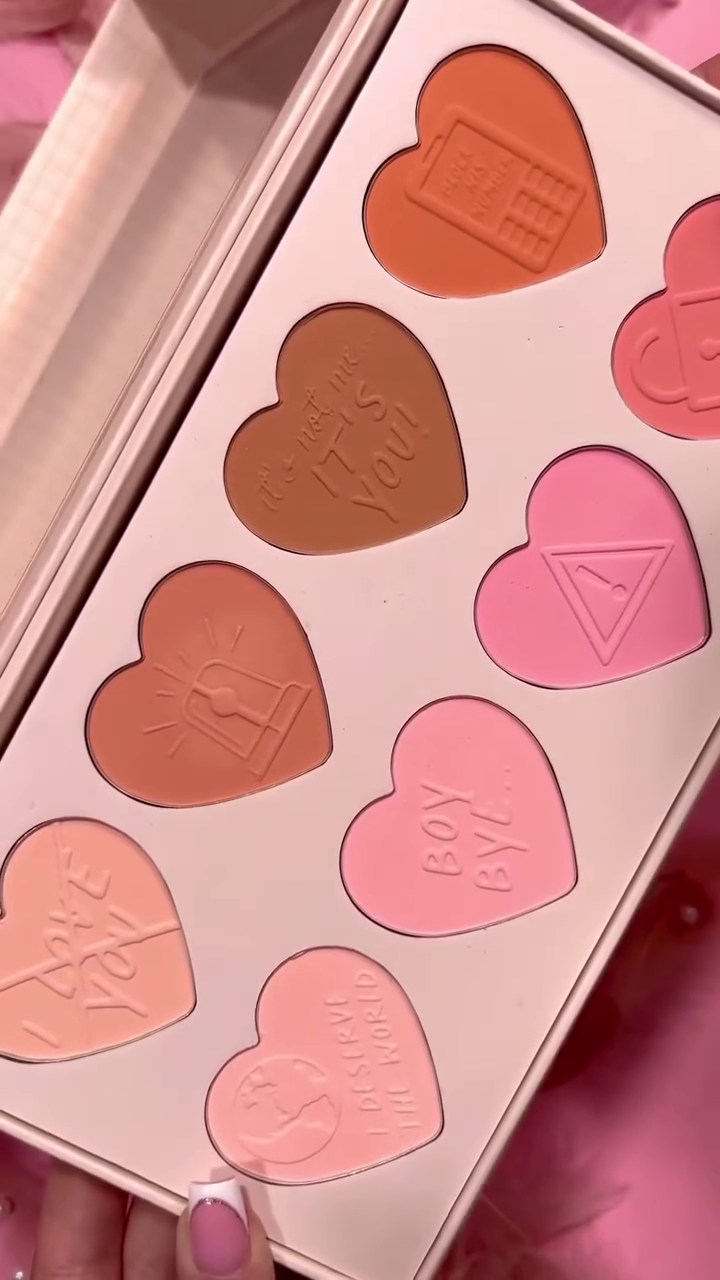 Heart-Shaped Blush and Bronzer Palette – Beautiful Shades for a Radiant Glow