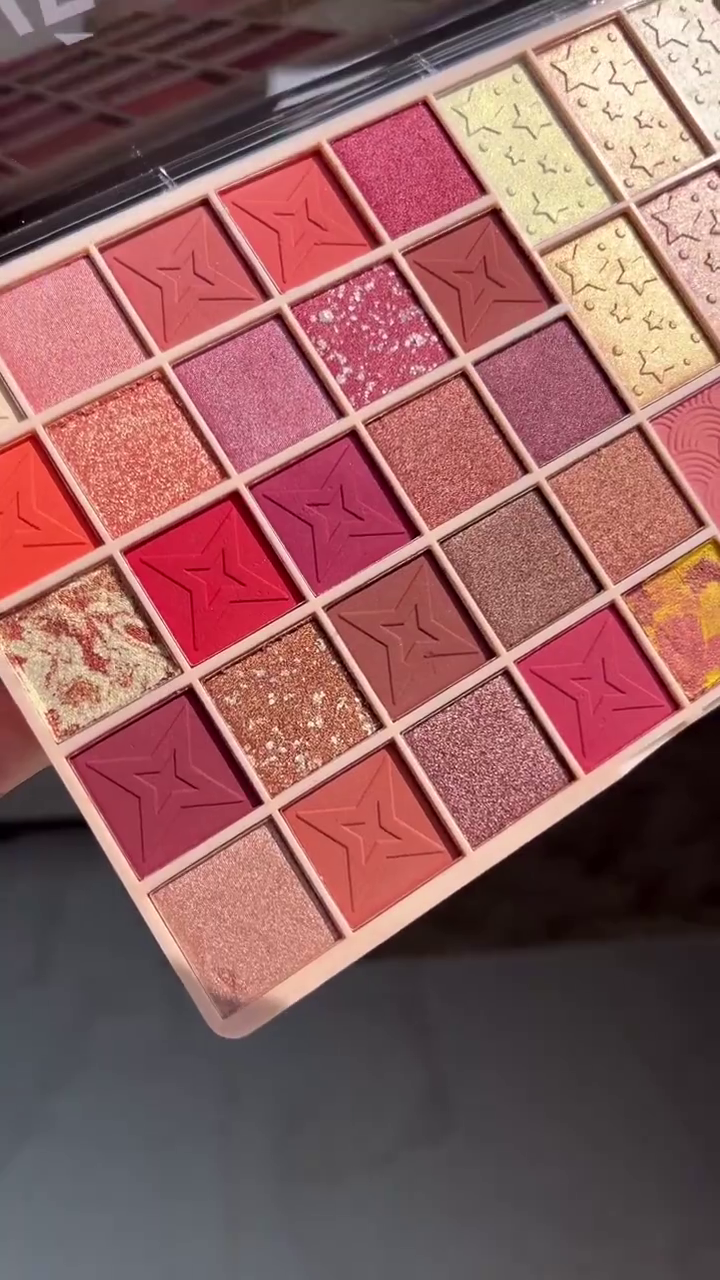 Jeffree Star Cosmetics Eyeshadow Palette – 30 Bold and Sparkling Shades in Rich Reds, Pinks, Oranges, and Shimmers for Stunning Eye Looks