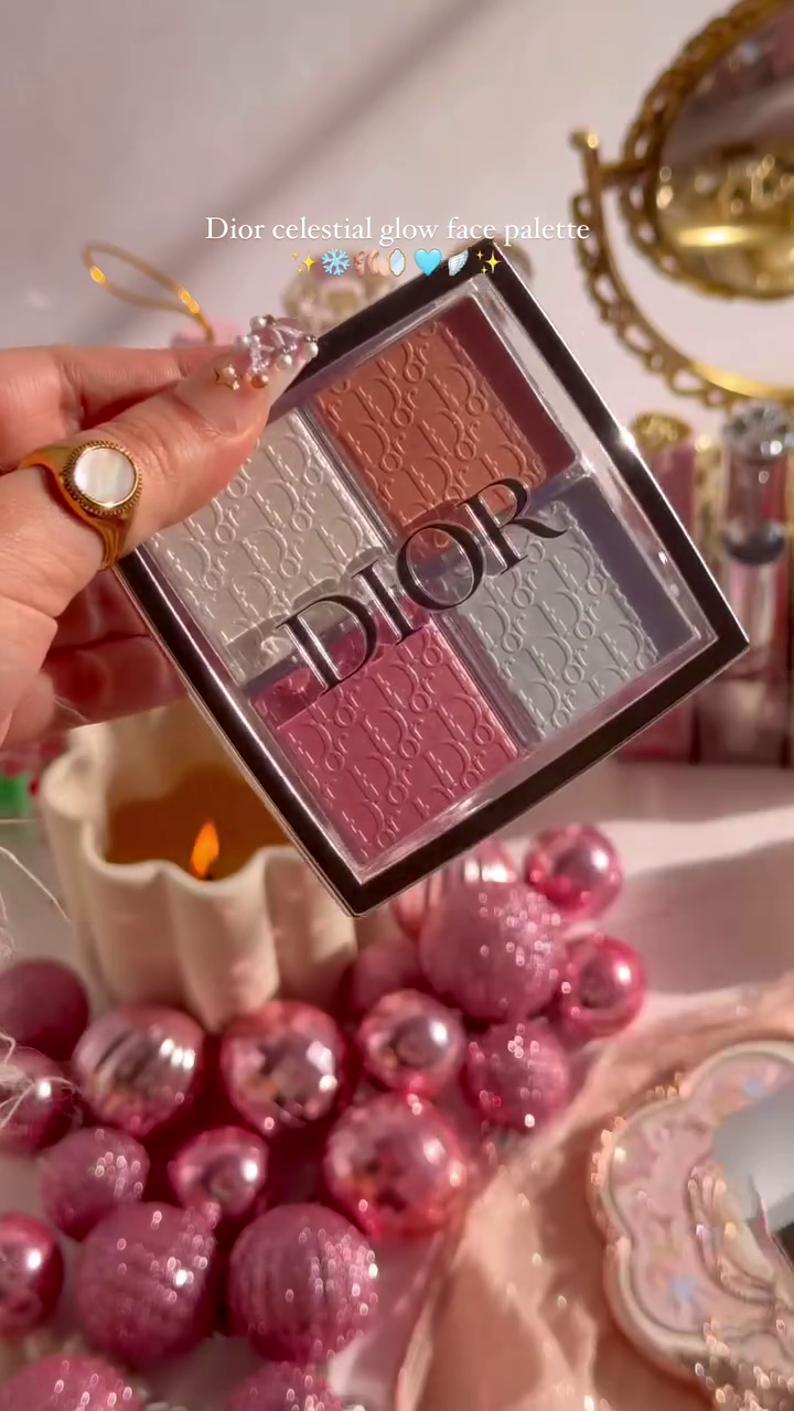 A Radiant Quartet of Highlighting Shades for a Glowing, Dewy Finish. Perfect for Adding a Touch of Sparkle and Luminosity to Your Makeup Look.