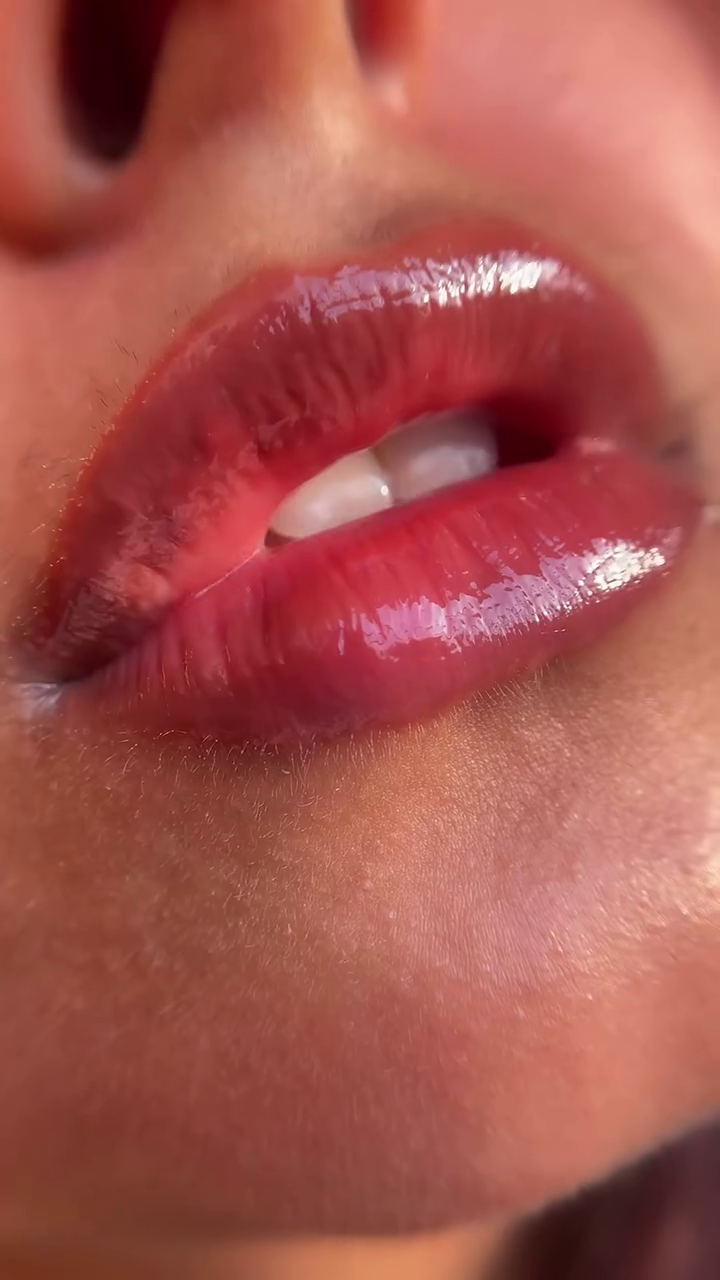 Maybelline Lifter Plump Lip Gloss – Hydrating, Volumizing High-Shine Gloss for Plump Lips