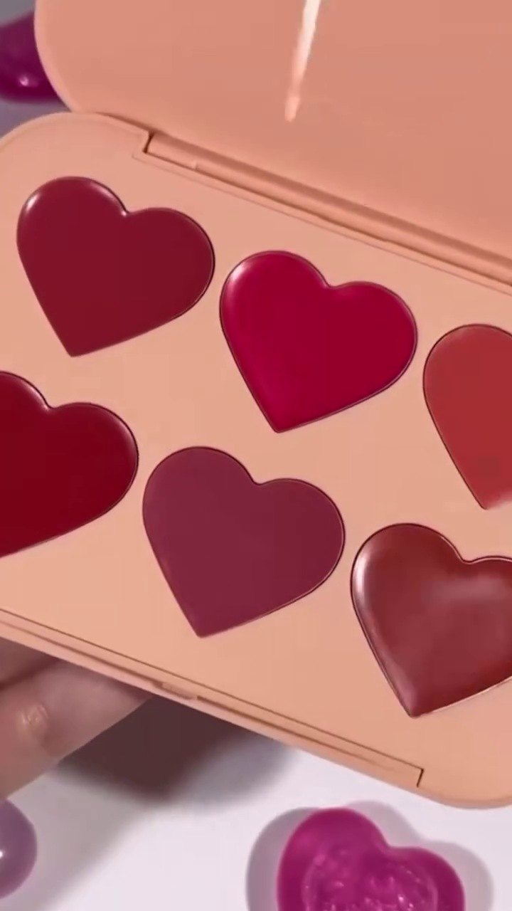 Heart-Shaped Lip Tint & Cream Palette – 6 Shades of Rich, Moisturizing, and Long-Lasting Colors in a Stylish Compact Case – Perfect for Daily Wear, Travel, and Gifting