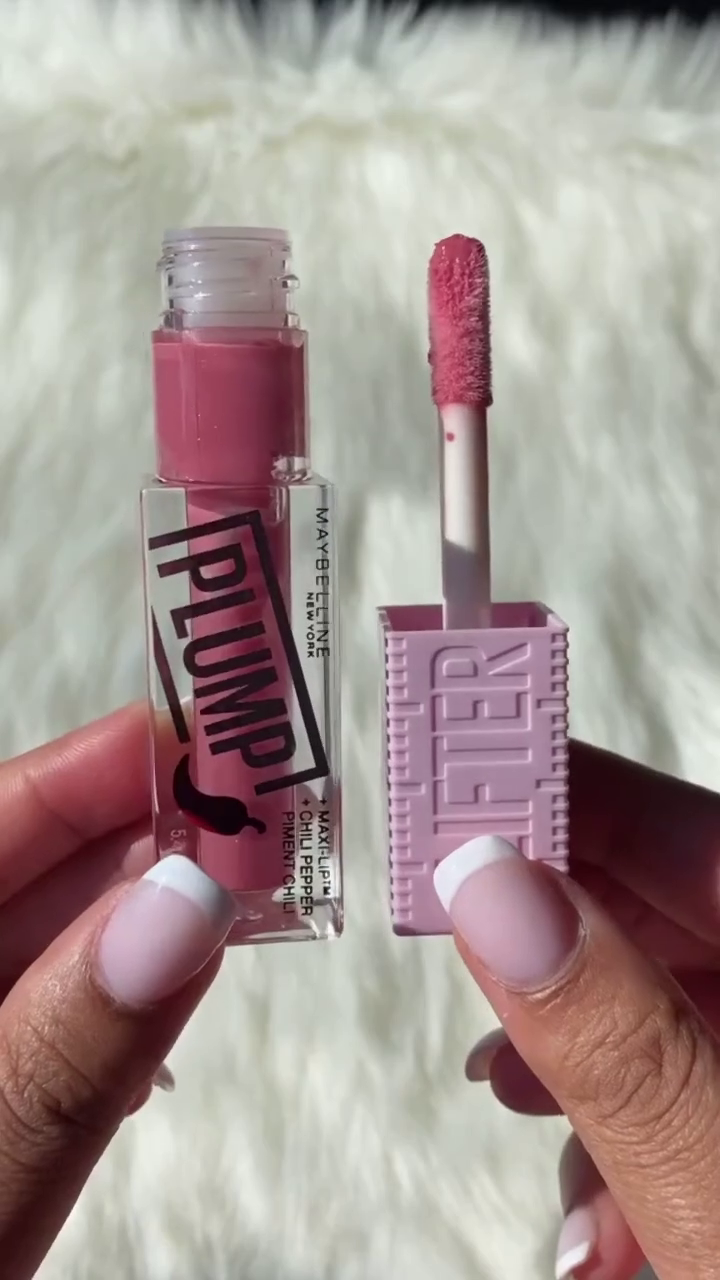 Maybelline Lifter Gloss Plumping Lip Gloss with Hyaluronic Acid – Hydrating and Glossy Finish in Soft Pink Shade
