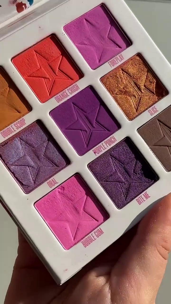 Jeffree Star Cosmetics 9-Color Palette – Vibrant Matte and Shimmer Shades Including Bold Pinks, Purples, and Oranges for Stunning Eye Looks
