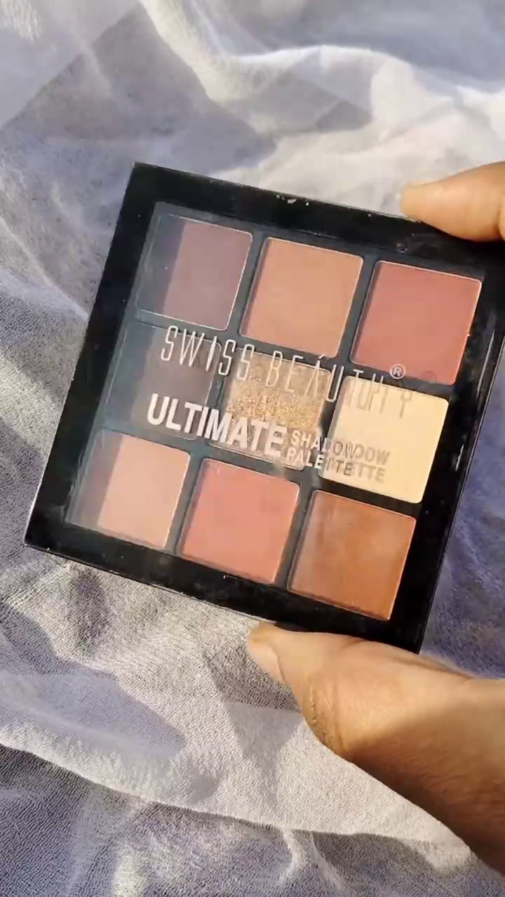 9-Color Eyeshadow Palette – Matte and Shimmer Shades in Warm, Earthy Tones for Versatile Day and Night Looks