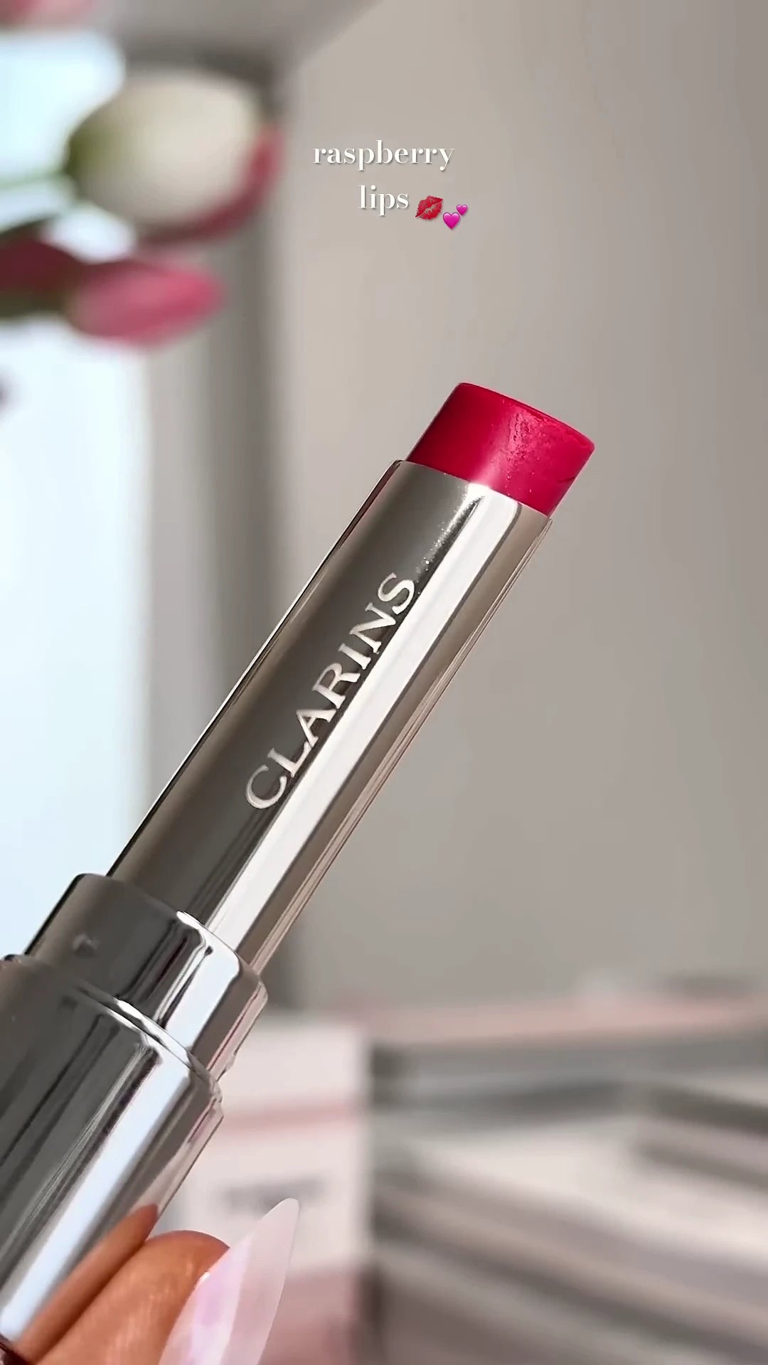 Sleek Raspberry Shine Lip Oil & Gloss: High-Impact, Hydrating Tint in a Signature Metallic & Translucent Designer Case