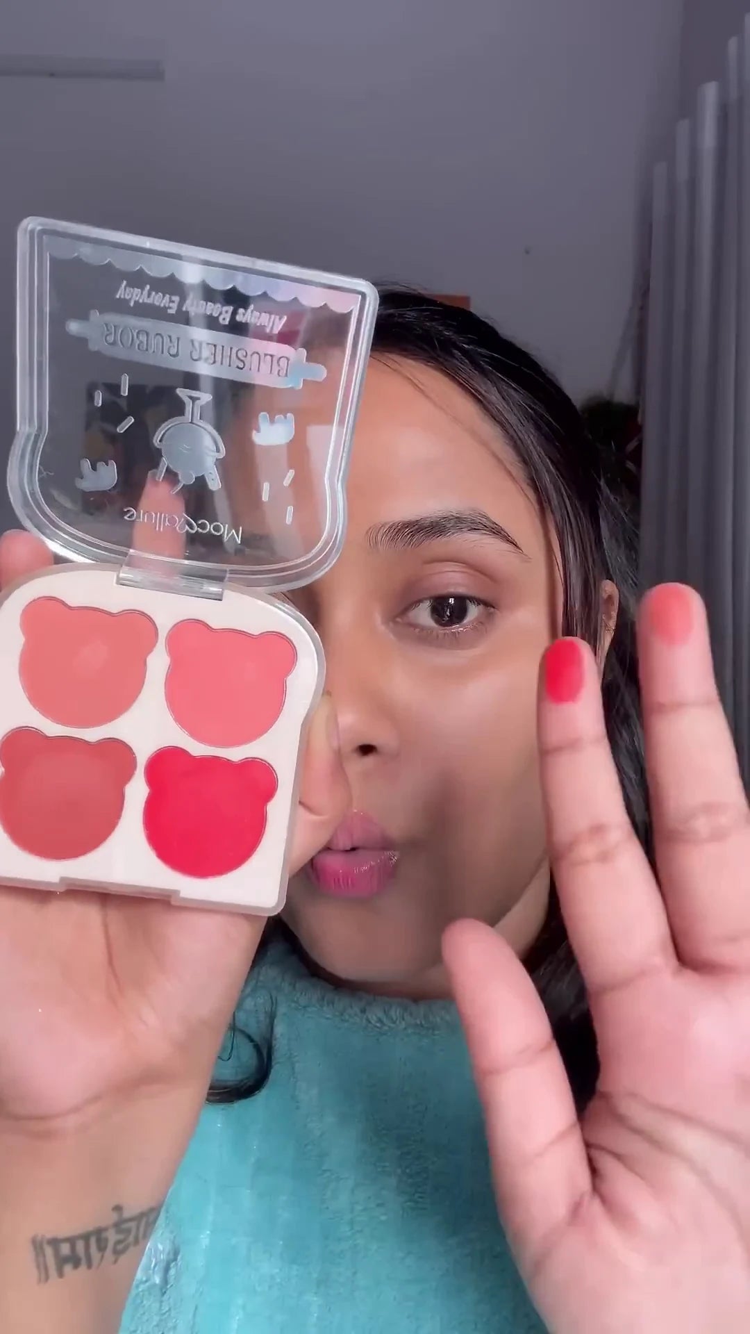 Cute Teddy Bear-Themed Makeup Set: 4-Color Cream Blusher Palette with Matching Pink Glitter Bear Keychain Lip Oils