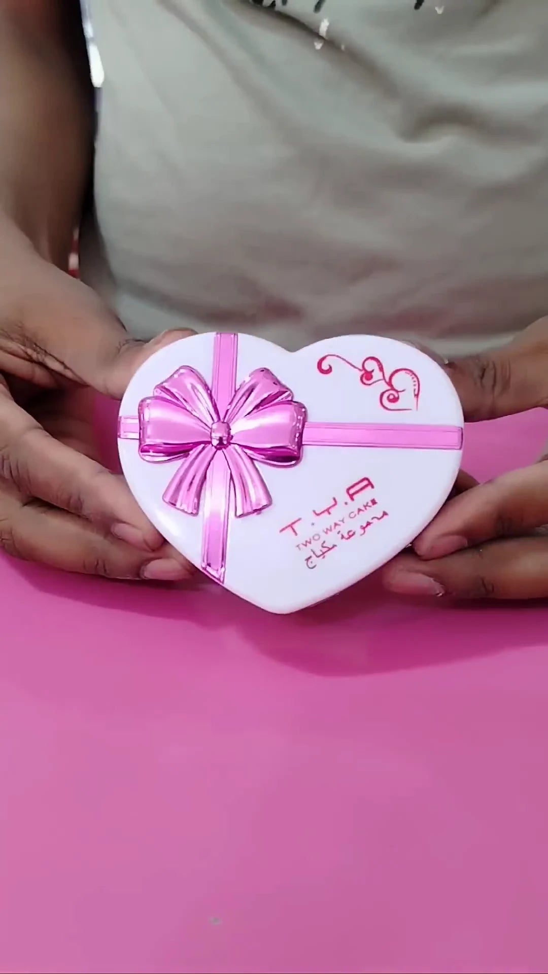 Two-Way Cake & Multi-Color Essentials: Heart-Shaped Gift Box Makeup Palette with Pressed Powder, Eyeshadows, and Built-in Mirror