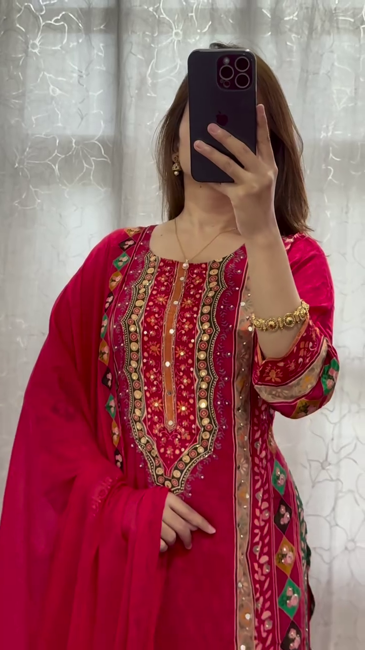 Red Embroidered Anarkali Suit with Beaded Detailing and Flared Sleeves, Paired with a Coordinated Chiffon Dupatta – Traditional Pakistani Partywear for Women