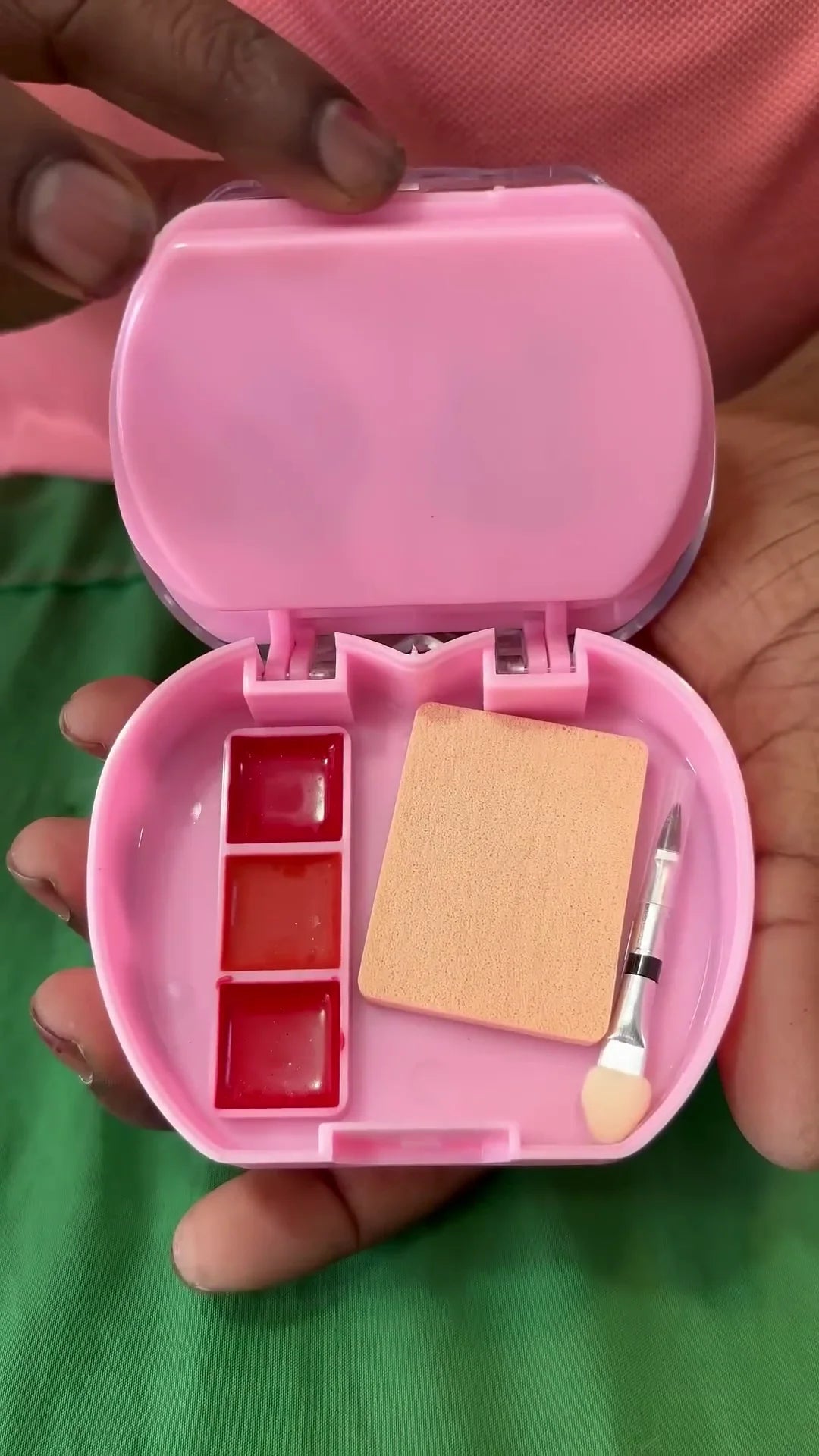 Compact and Cute Heart-Shaped Makeup Kit with Lip Glosses, Blush, and Applicator for a Flawless Look