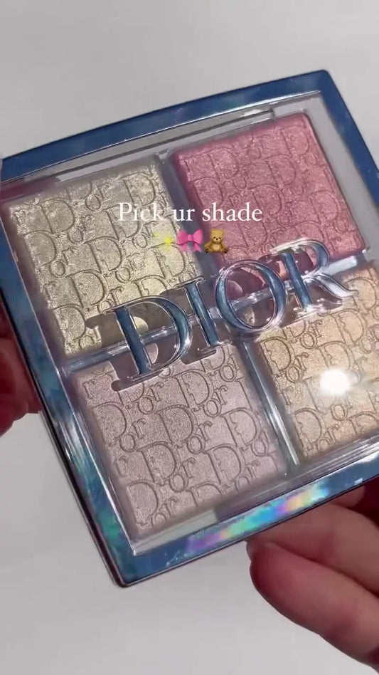 Luxury Shimmering Eyeshadow Quad Palette with Sparkling, Satin, and Matte Shades for an Elegant Eye Look – Versatile Color Selection for Day and Night Glam