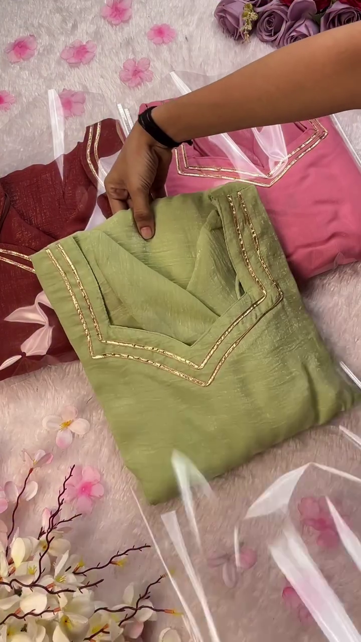 Embroidered Kurta Set in Soft Green, Pink, and Red with Golden Detailing, Perfect for Casual or Semi-Formal Occasions