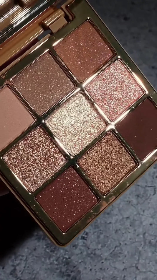 Glam Eyeshadow Palette with 9 Stunning Shimmer and Matte Shades – Perfect for Every Occasion and Effortless Beauty Looks