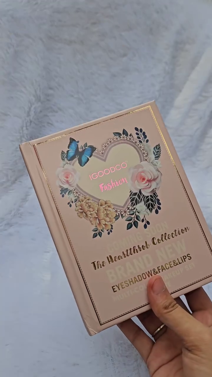 Professional 24-Color Eyeshadow Palette – Matte & Shimmer Shades for Day & Night Makeup Looks