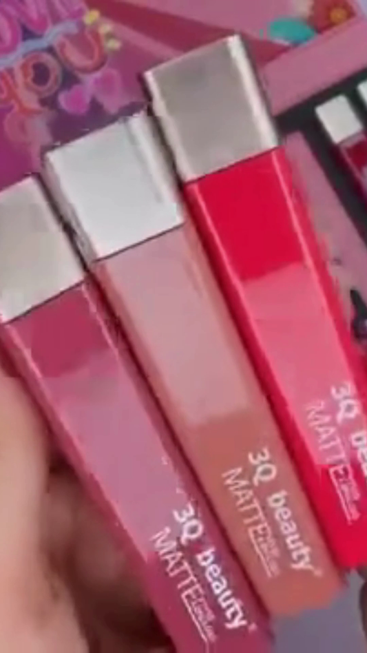 12 Vibrant Liquid Lipstick Shades Set with Smooth Texture and Rich Pigmentation, Long-lasting Wear for Stunning Lips