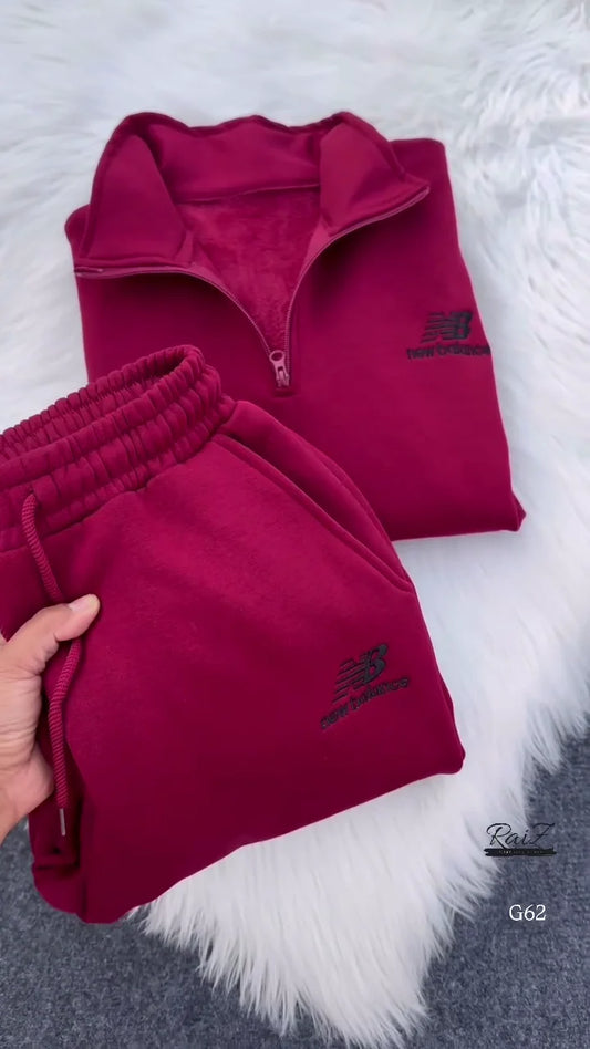 Casual Two-Piece Winter Tracksuit with Quarter Zip Sweatshirt and Relaxed Fit Pants