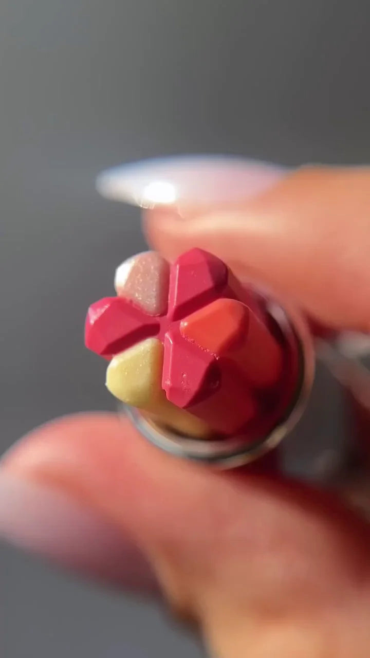 Multi-color Lipstick with Unique Multi-layer Design, Featuring Blendable Red, Orange, and Glossy Shades for a Smooth Finish and Hydrating Effect