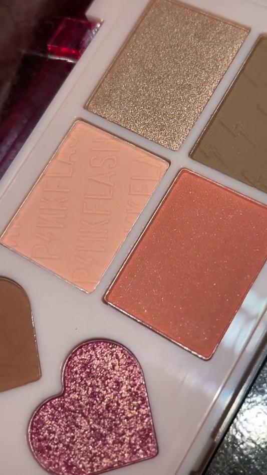 Pink Heart-Shaped Eyeshadow Palette with Glitter, Matte, and Shimmer Shades – Versatile Colors for Everyday and Glam Makeup Looks