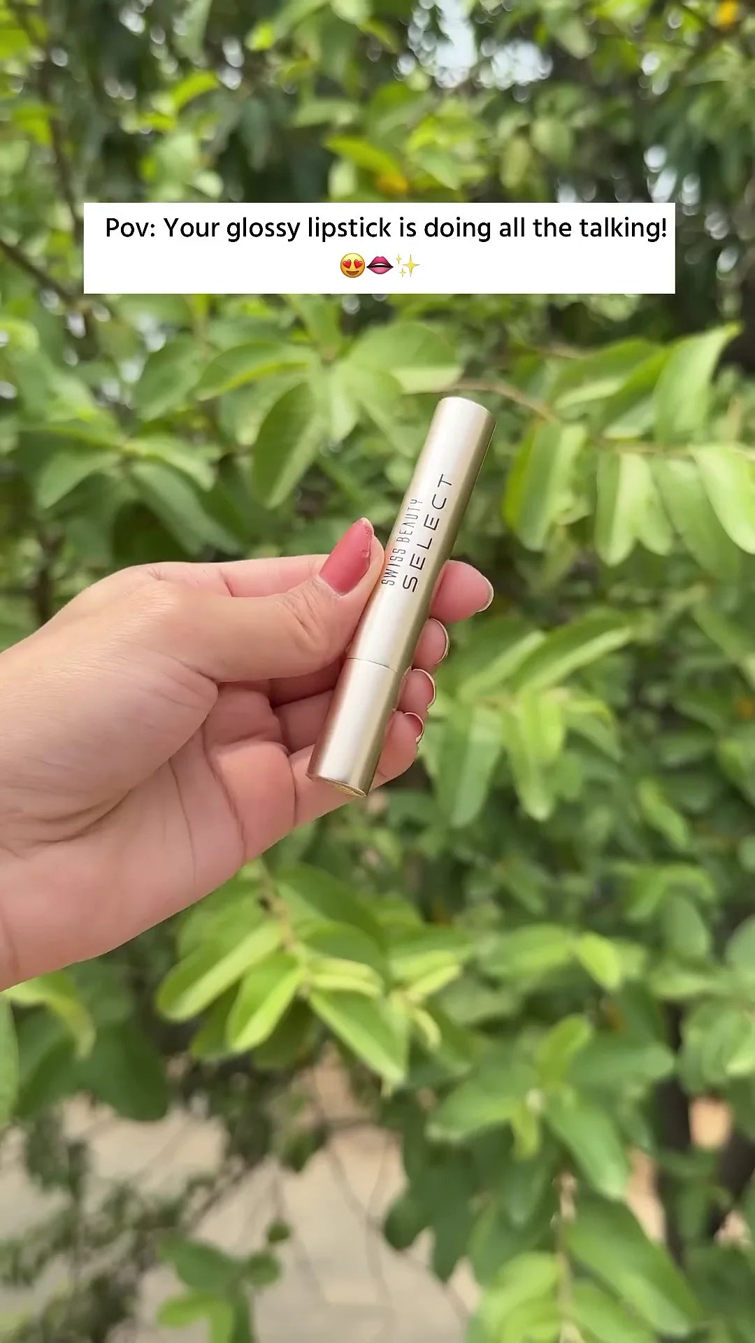 Ultra Glossy Lipstick – Hydrating Shine with Smooth Finish