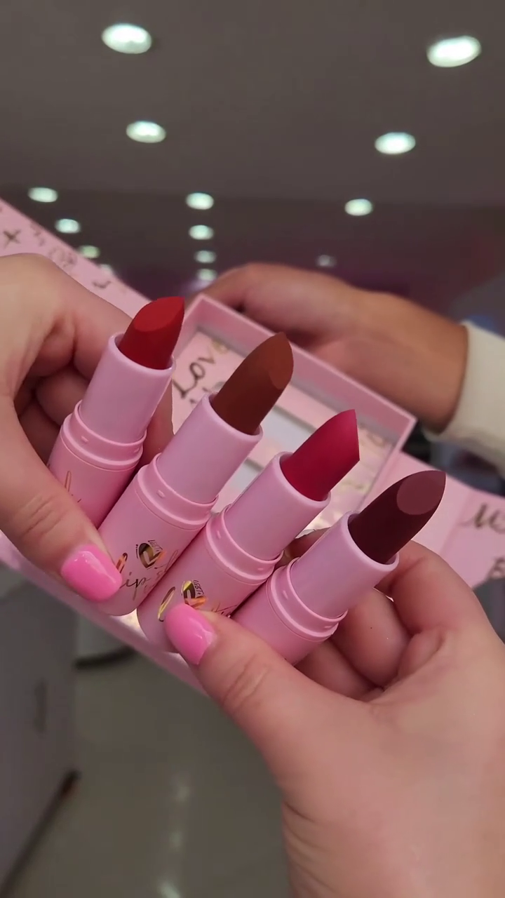 All-in-One Makeup Gift Set with 4 Vibrant Matte Lipsticks and Multi-Layered Eyeshadow Palette Featuring Bold Mattes, Shimmers, and Glitter Shades – Beautifully Packaged in a Pink Vanity Box for Everyday Glam