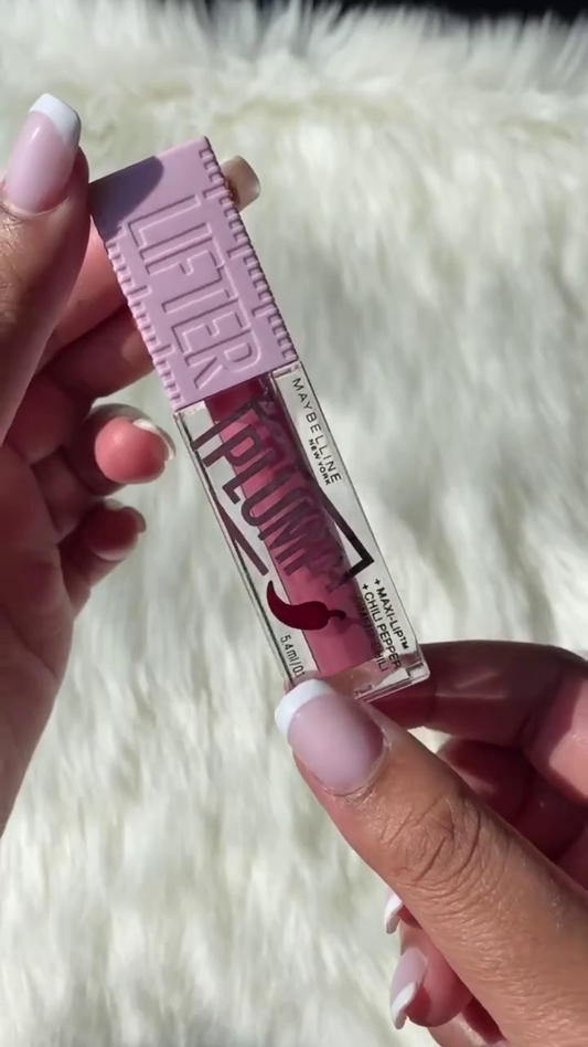 Maybelline Lifter Gloss Plumping Lip Gloss with Hyaluronic Acid – Hydrating and Glossy Finish in Soft Pink Shade