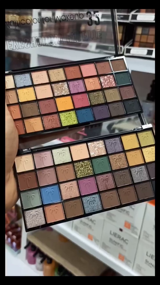 Professional Eyeshadow Palette – Wide Range of Matte, Shimmer, and Glitter Shades in Bold, Neutral, and Metallic Tones – Highly Pigmented, Blendable, and Long-Lasting Eye Makeup Kit for Daily Wear