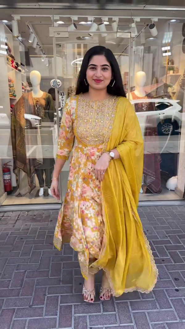 Women's Festive Embroiderd Yellow Kurta Pant Set with Jacquard Dupatta