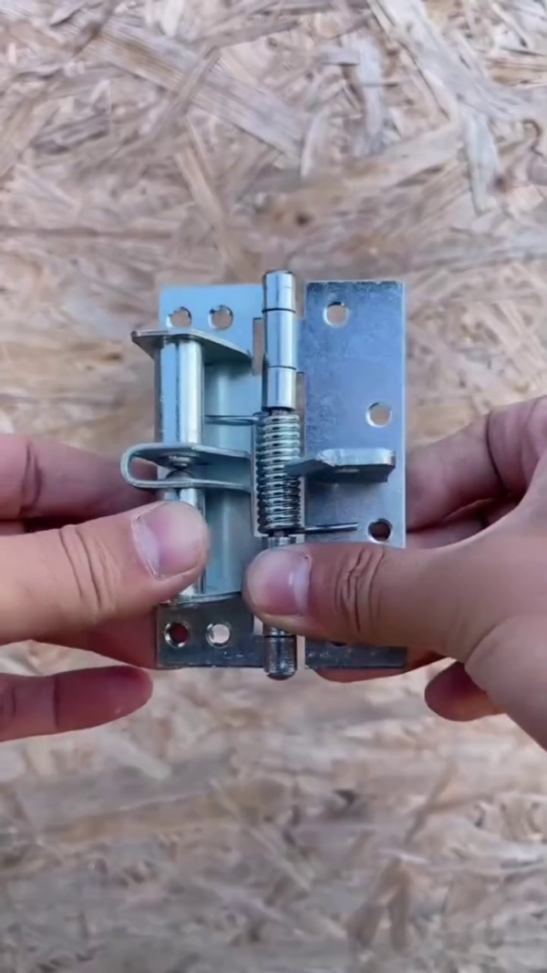 Heavy-Duty Automatic Self-Closing Spring Door Hinge with Adjustable Tension – Zinc-Plated Steel Mechanical Hinge for Wooden or Metal Doors, Ideal for Residential, Commercial, or Industrial Applications