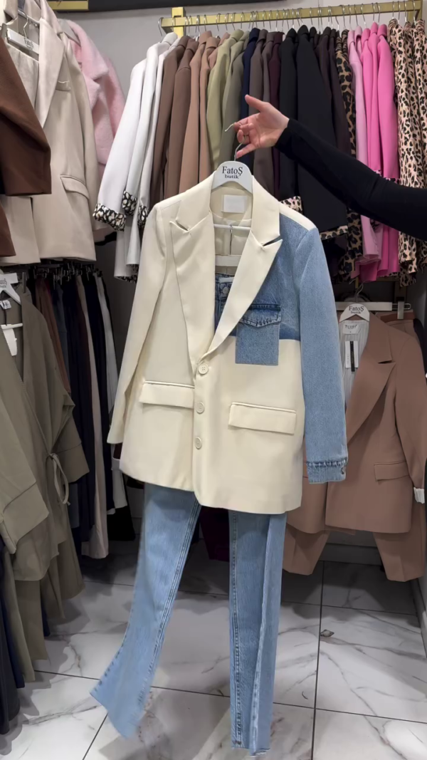 Two-Tone Patchwork Blazer and Denim Set – Cream Tailored Blazer with Blue Jean Accents, Denim Sleeve and Pocket Detail, Paired with High-Waisted Slim Fit Blue Jeans Trendy Hybrid Casual-Formal Outfit for Women