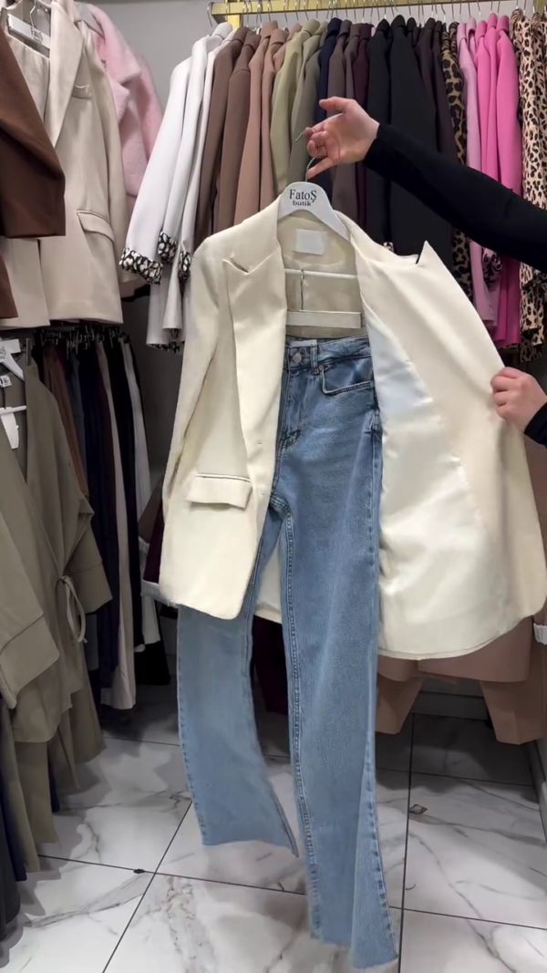 Two-Tone Patchwork Blazer and Denim Set – Cream Tailored Blazer with Blue Jean Accents, Denim Sleeve and Pocket Detail, Paired with High-Waisted Slim Fit Blue Jeans Trendy Hybrid Casual-Formal Outfit for Women - Image 2